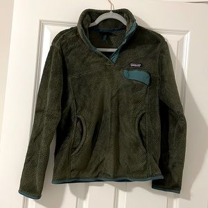 Patagonia pullover with pockets!
